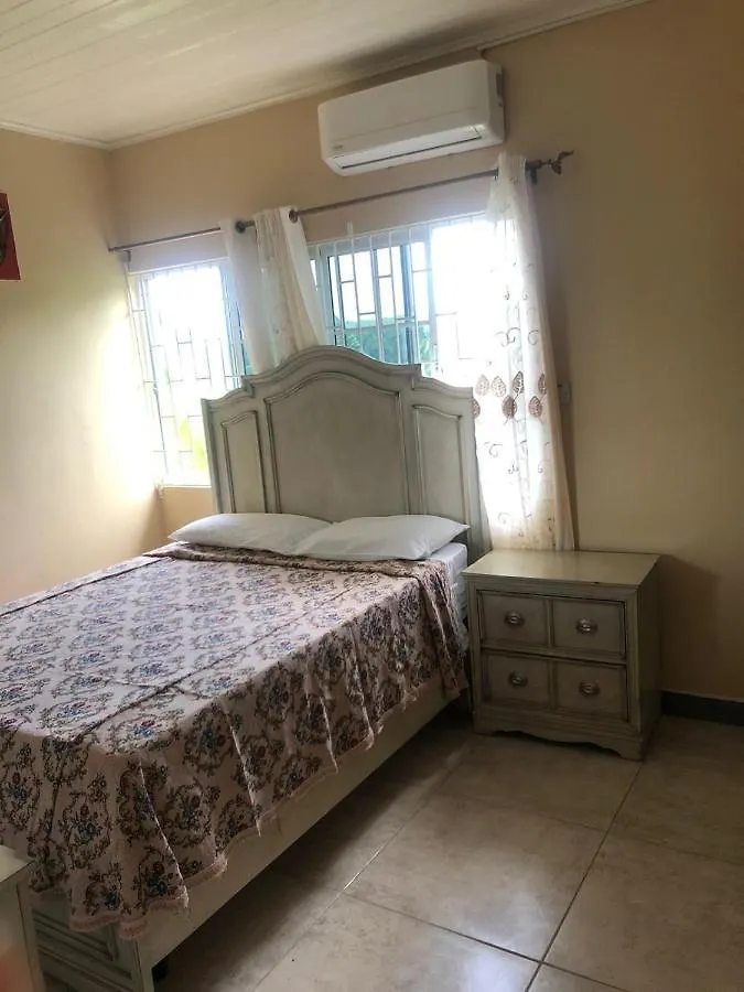 Gæstehus Chaudhry House Montego Bays- 2Nd Floor Apt Jamaica