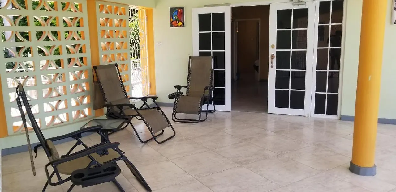 Chaudhry House Montego Bays- 2Nd Floor Apt Gasthuis