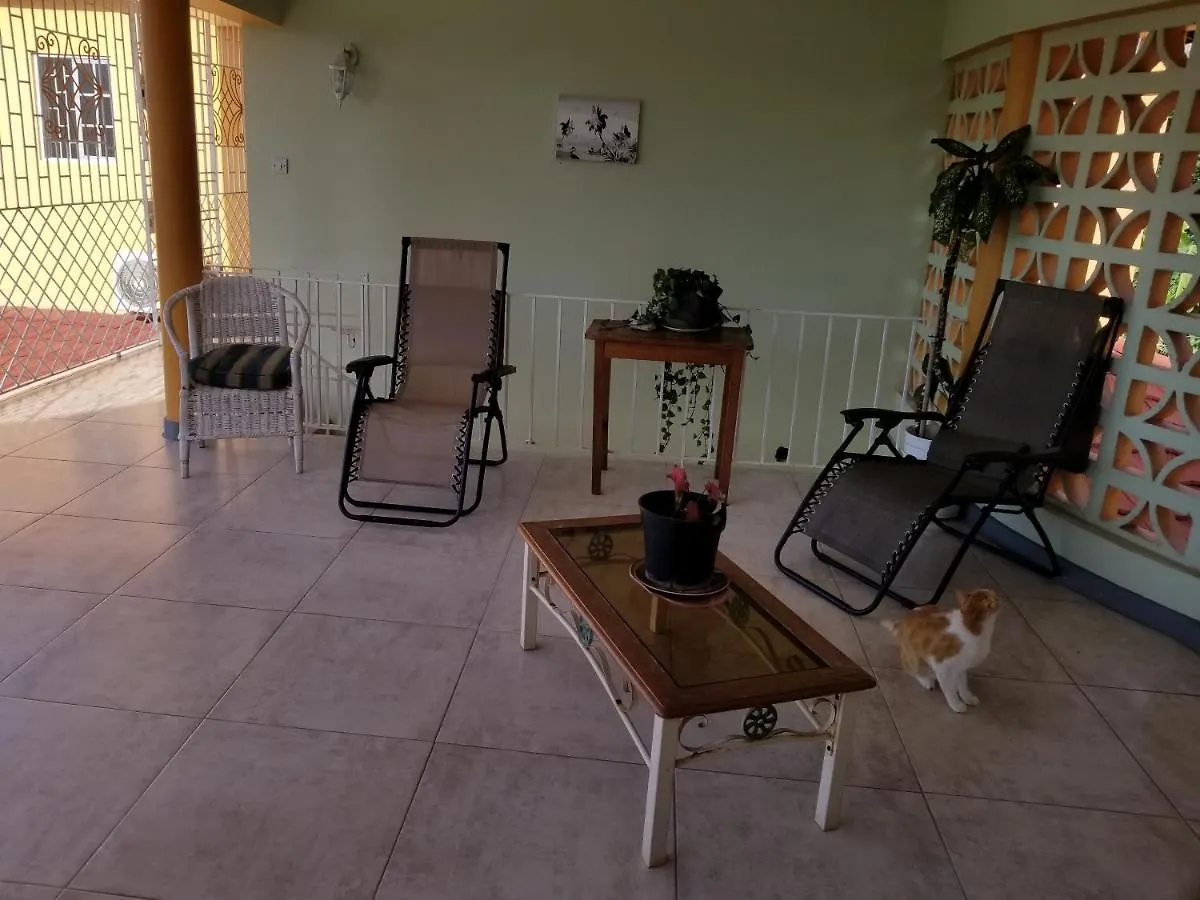Chaudhry House Montego Bays- 2Nd Floor Apt Pensjonat